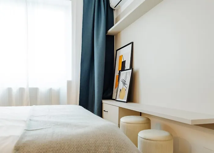 Sunny 2br Flat - Location - Amazing Balcony Apartment *