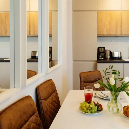 Sunny 2br Flat - Location - Amazing Balcony *