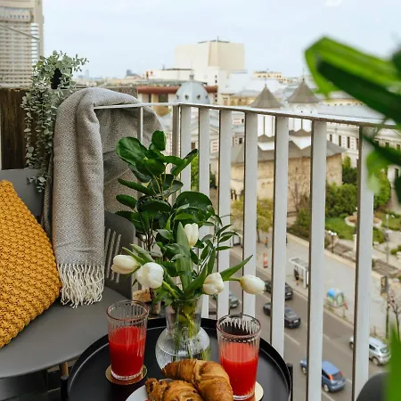 Sunny 2br Flat - Location - Amazing Balcony Апартаменти