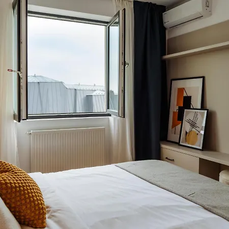 Апартаменти Sunny 2br Flat - Location - Amazing Balcony Бухарест