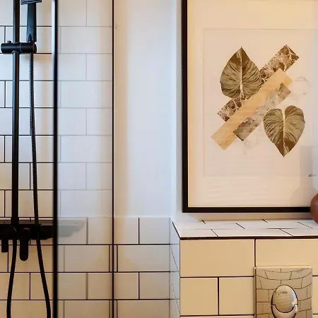 Daire Sunny 2br Flat - Location - Amazing Balcony *