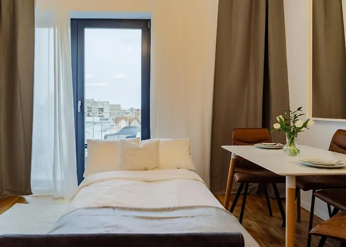 Lägenhet Sunny 2br Flat - Location - Amazing Balcony *