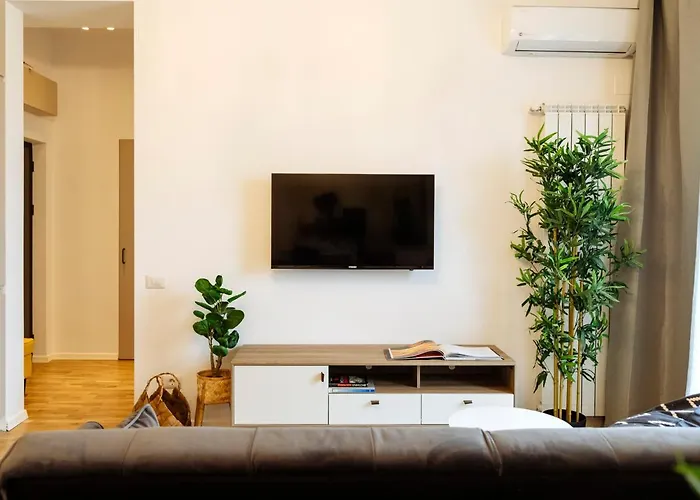 Sunny 2br Flat - Location - Amazing Balcony * Бухарест