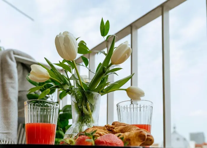 Апартаменти Sunny 2br Flat - Location - Amazing Balcony