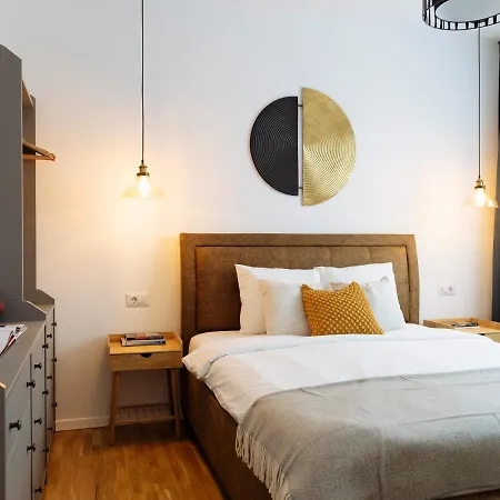 Sunny 2br Flat - Location - Amazing Balcony Apartment