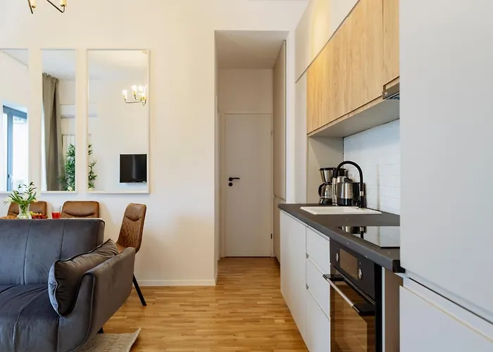 Sunny 2br Flat - Location - Amazing Balcony *