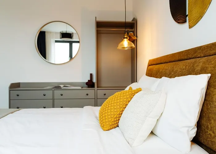 Sunny 2br Flat - Location - Amazing Balcony