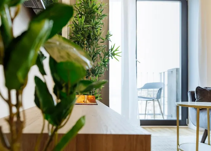 Sunny 2br Flat - Location - Amazing Balcony شقة