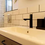 Sunny 2br Flat - Location - Amazing Balcony Apartament