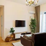 Sunny 2br Flat - Location - Amazing Balcony
