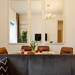 Apartament Sunny 2br Flat - Location - Amazing Balcony Bucureşti