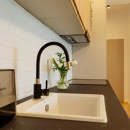 アパート Sunny 2br Flat - Location - Amazing Balcony ブカレスト