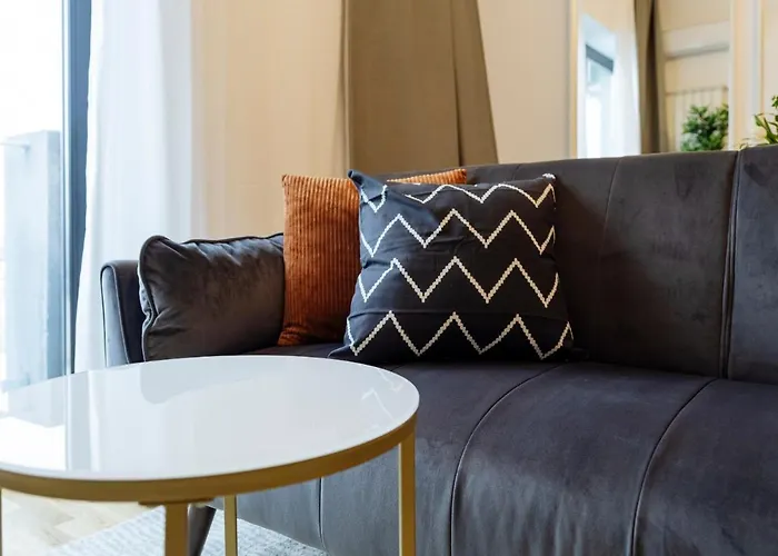 Sunny 2br Flat - Location - Amazing Balcony Lejlighed